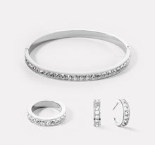 Load image into Gallery viewer, Bangle stainless steel & crystals silver crystal 19cm