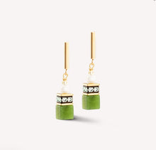 Load image into Gallery viewer, GeoCUBE® Fusion Precious Pearl Mix gold-green Earrings
