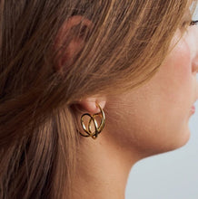 Load image into Gallery viewer, Spirale Pianura 18ct Gold Plated Earrings
